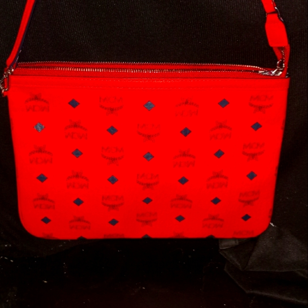 MCM Visetos Clutch Candy Red